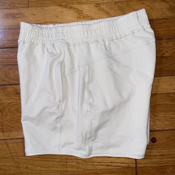 Lululemon LA Side Panel High-Rise Short 4” RARE - Picture 1 of 16